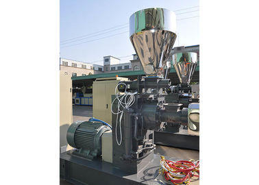 Güç 1.5kW Kuvvet Besleyici Makine Kapasitesi 80-100 Kg / H Vida Besleme Modeli